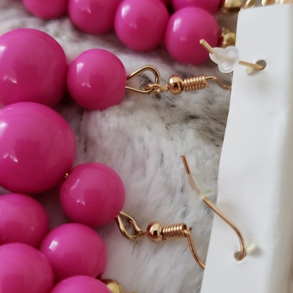 *LAST 1*Bubbly Pink Bundle Necklace & Earring Set - Picture 5 of 7